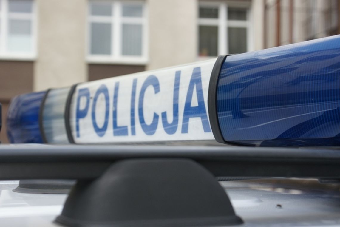 Zobaczył policjantów i zaczął uciekać. Okazało się, że ma przy sobie amfetaminę i marihuanę
