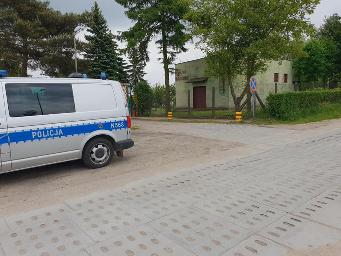 Zwłoki mężczyzny w altance na działkach. Policja wyjaśnia bliższe okoliczności tego zdarzenia Zwłoki mężczyzny w altance na działkach. Policja wyjaśnia bliższe okoliczności tego zdarzenia