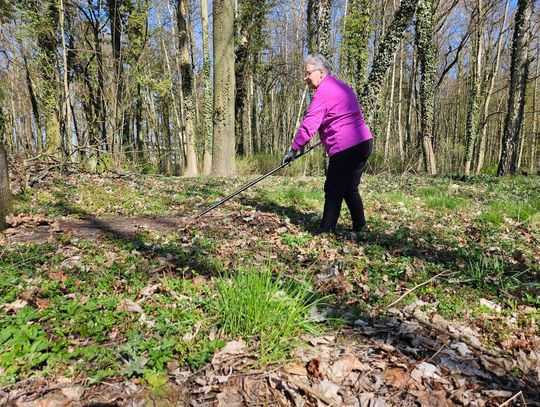Porządkowanie cmentarza w Kocborowie